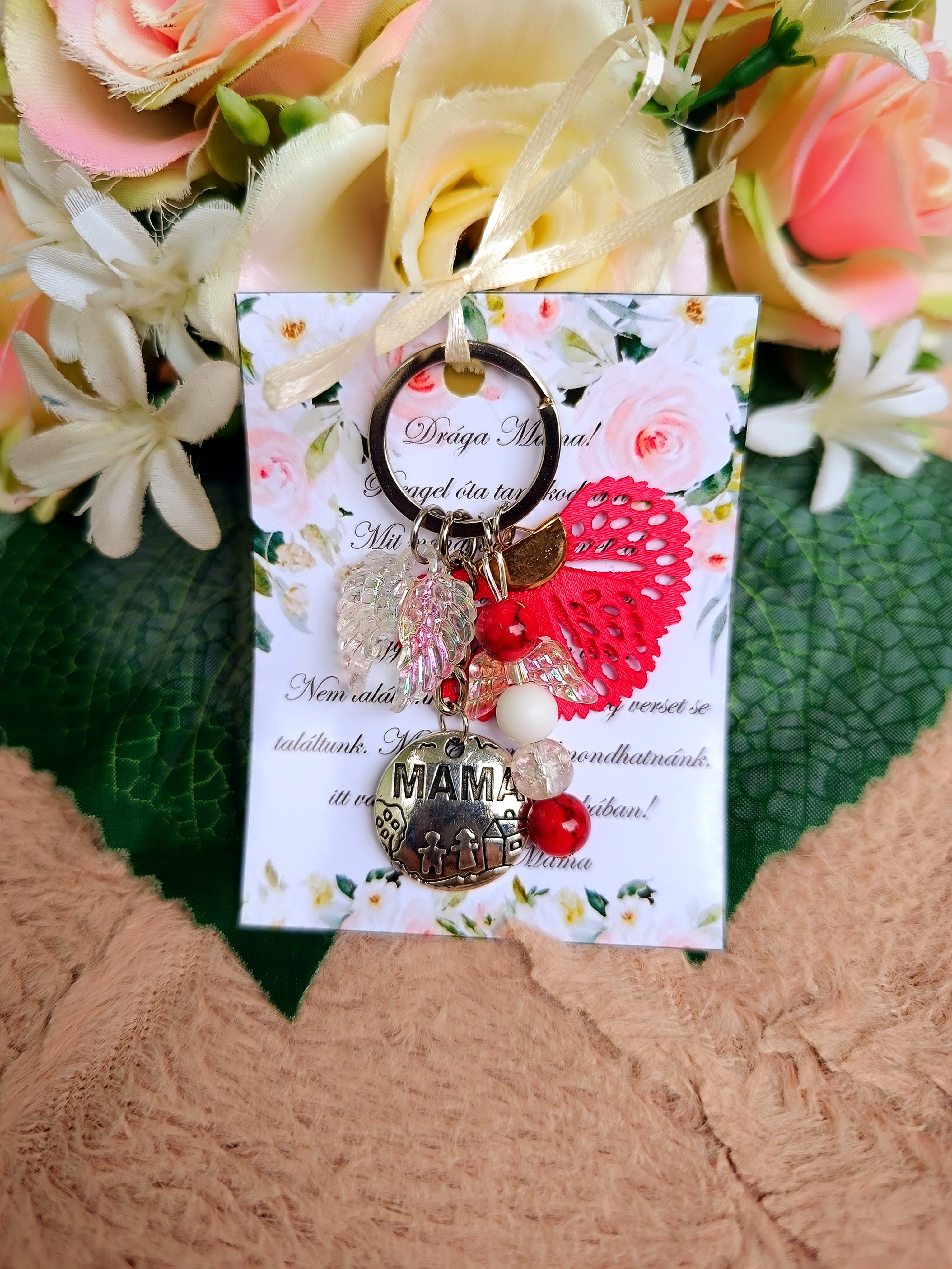 Ajándék mamának piros védelem kulcstartó